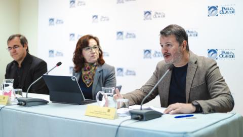 Juan Miguel Gómez Espino, Antonia Jiménez y Fernando Relinque en la presentación de los resultados de CLIMA-GEN